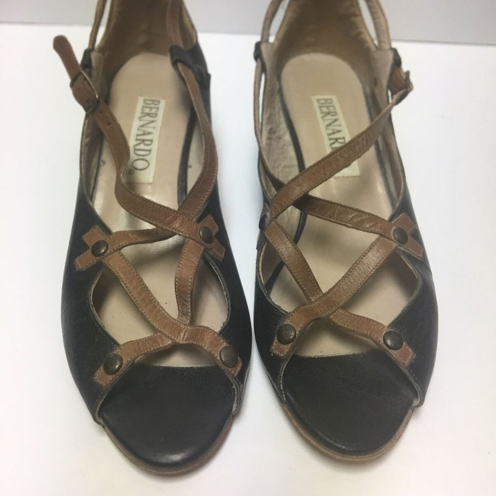 Bernardo Italy Leather Navy Tan Strappy Sandal 8M